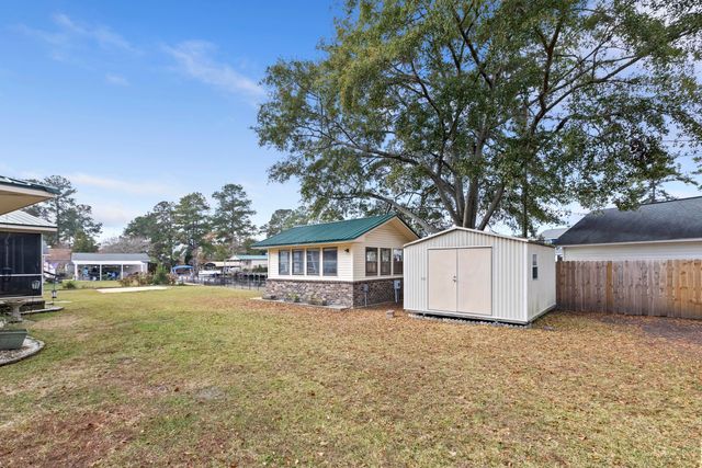 402 Chippendale Lane, Bonneau, SC 29431