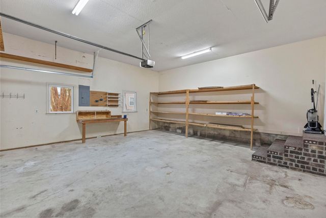 402 Chippendale Lane, Bonneau, SC 29431