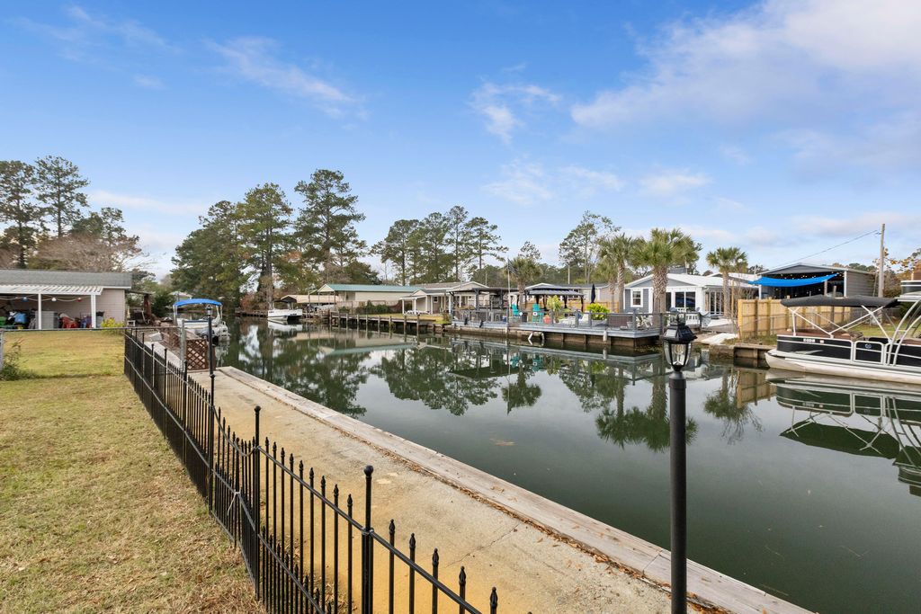 402 Chippendale Lane, Bonneau, SC 29431