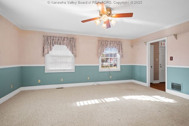 4601 Se Noyes Avenue, Charleston, WV 25304