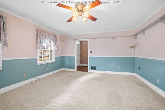 4601 Se Noyes Avenue, Charleston, WV 25304