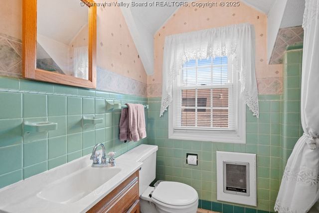 4601 Se Noyes Avenue, Charleston, WV 25304