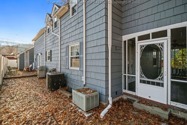 4601 Se Noyes Avenue, Charleston, WV 25304