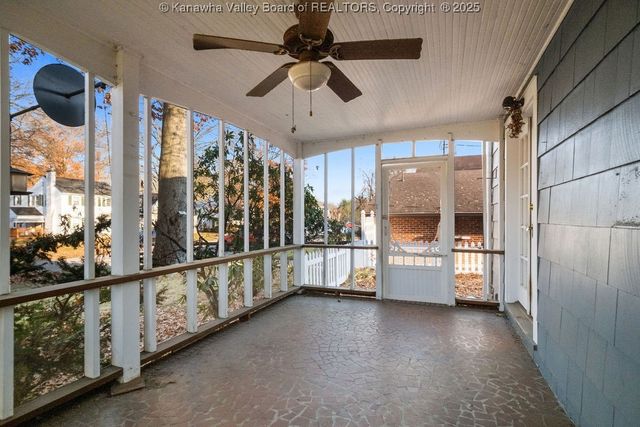 4601 Se Noyes Avenue, Charleston, WV 25304