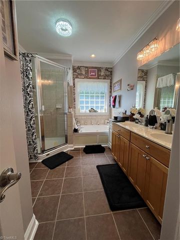 500 Merrybrook Court, Clemmons, NC 27012