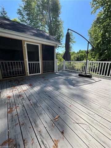 500 Merrybrook Court, Clemmons, NC 27012