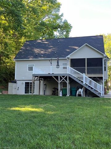 500 Merrybrook Court, Clemmons, NC 27012