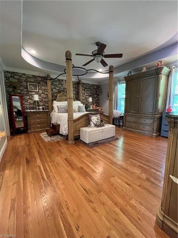 500 Merrybrook Court, Clemmons, NC 27012