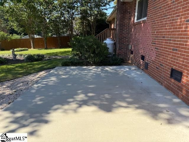 15 Fairlawn Circle, Greenville, SC 29617