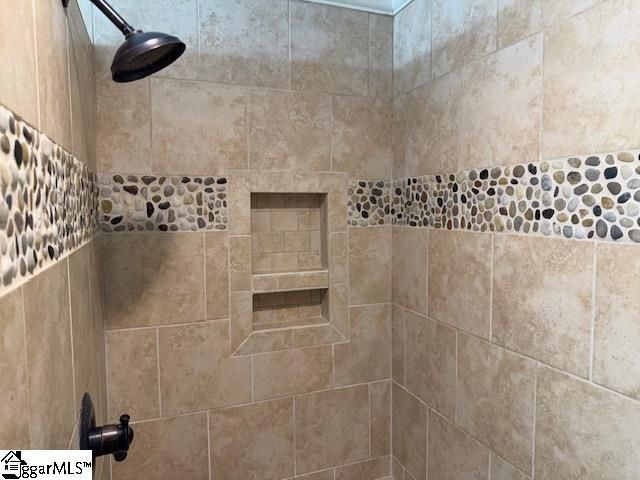 15 Fairlawn Circle, Greenville, SC 29617