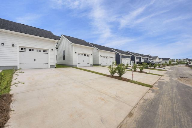 762 Blueway Avenue, Summerville, SC 29486