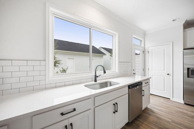 762 Blueway Avenue, Summerville, SC 29486