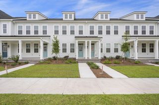 762 Blueway Avenue, Summerville, SC 29486