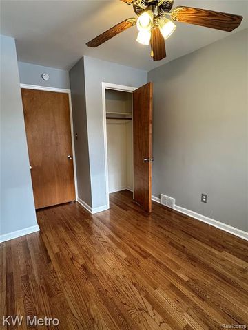 21624 Winshall Street, Saint Clair Shores, MI 48081