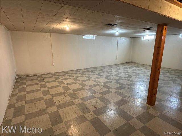 21624 Winshall Street, Saint Clair Shores, MI 48081