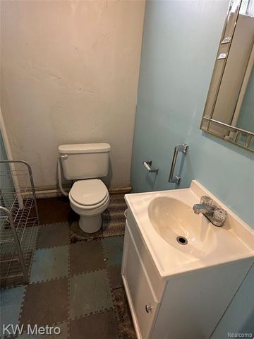 21624 Winshall Street, Saint Clair Shores, MI 48081