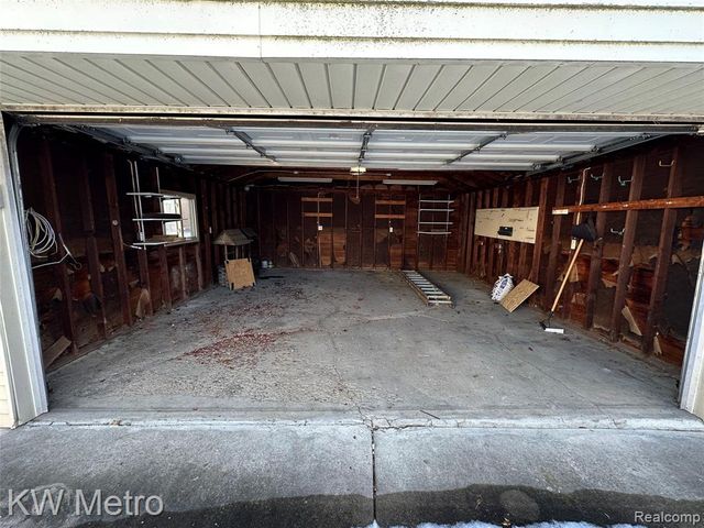 21624 Winshall Street, Saint Clair Shores, MI 48081