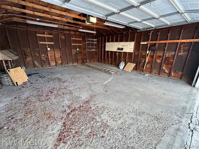 21624 Winshall Street, Saint Clair Shores, MI 48081