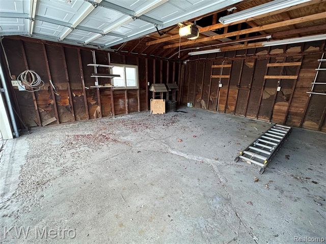 21624 Winshall Street, Saint Clair Shores, MI 48081