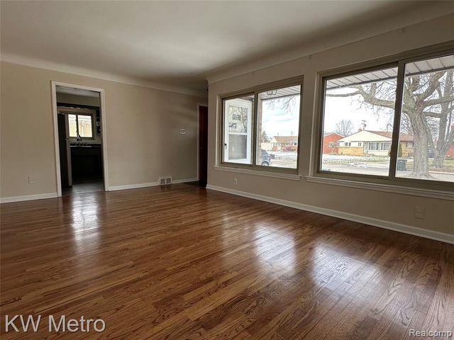 21624 Winshall Street, Saint Clair Shores, MI 48081