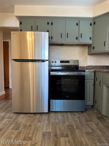 21624 Winshall Street, Saint Clair Shores, MI 48081