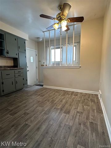 21624 Winshall Street, Saint Clair Shores, MI 48081