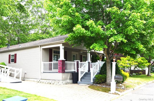 1661 Old Country Road 516, Riverhead, NY 11901