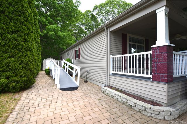 1661 Old Country Road 516, Riverhead, NY 11901