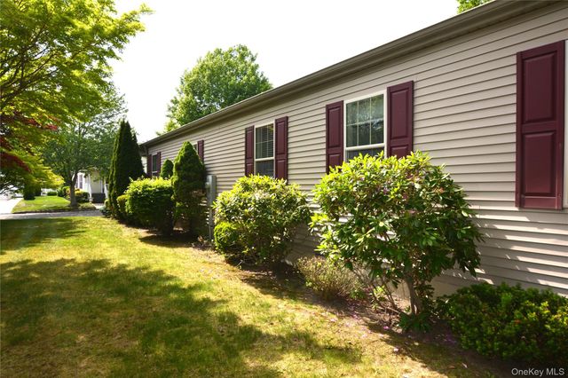 1661 Old Country Road 516, Riverhead, NY 11901