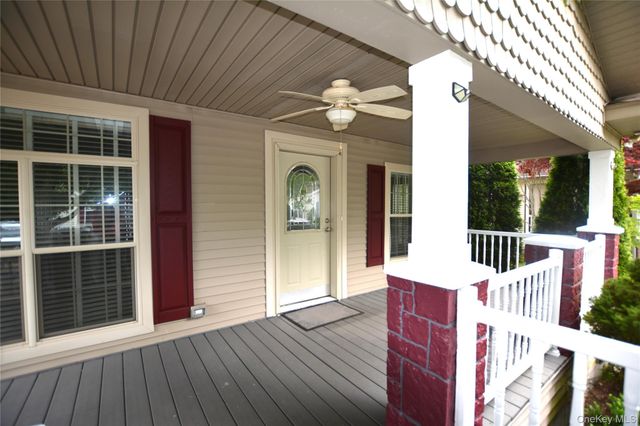 1661 Old Country Road 516, Riverhead, NY 11901