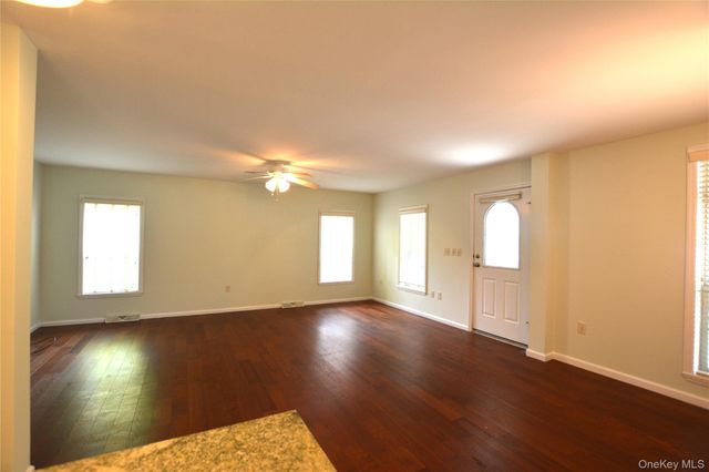 1661 Old Country Road 516, Riverhead, NY 11901