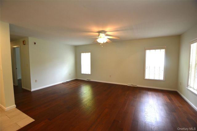 1661 Old Country Road 516, Riverhead, NY 11901