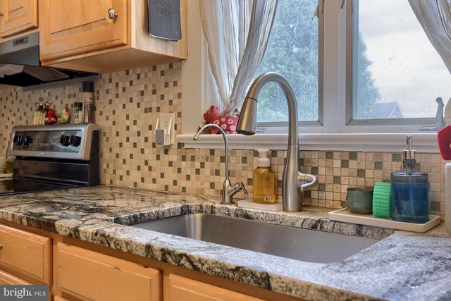 2018 MARIETTA AVE, Lancaster, PA 17603