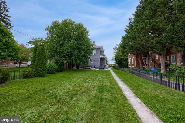 2018 MARIETTA AVE, Lancaster, PA 17603