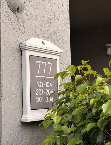 777 SW 111th Way 301, Pembroke Pines, FL 33025