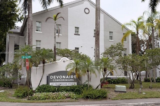 777 SW 111th Way 301, Pembroke Pines, FL 33025