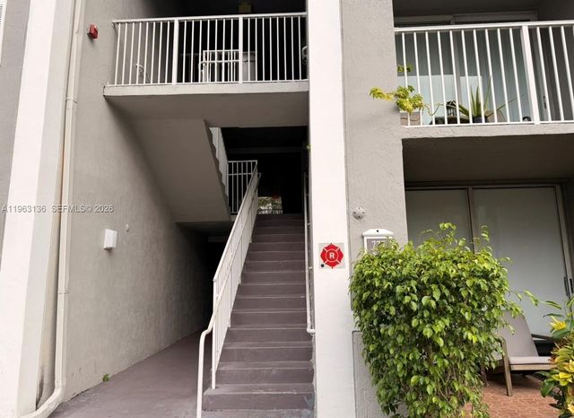 777 SW 111th Way 301, Pembroke Pines, FL 33025