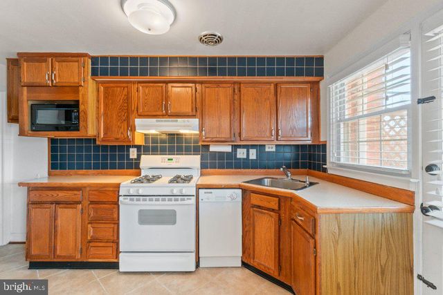 1529 COTTAGE LN, Towson, MD 21286