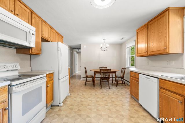27 Allen Street, Enfield, CT 06082