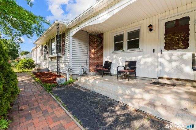 27 Allen Street, Enfield, CT 06082