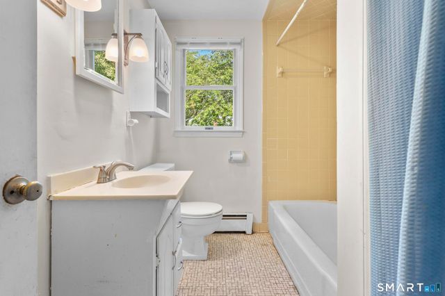 27 Allen Street, Enfield, CT 06082