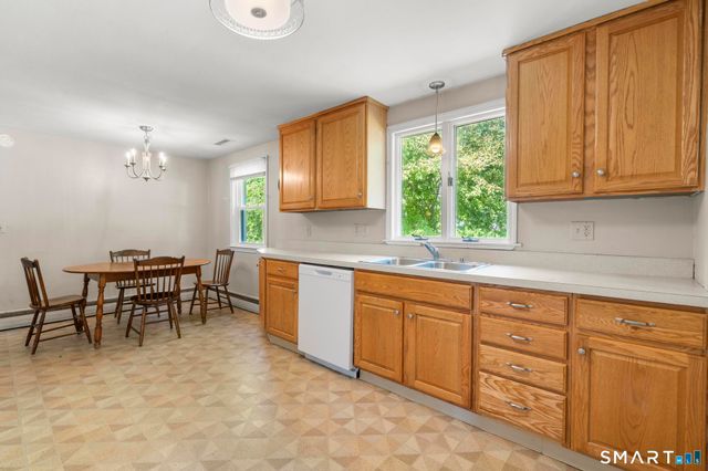 27 Allen Street, Enfield, CT 06082