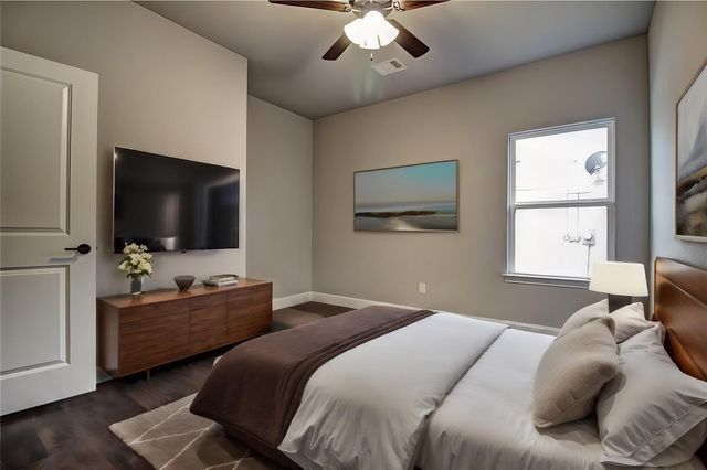 305 Wyatt Street, Waxahachie, TX 75165