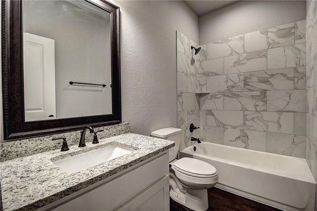 305 Wyatt Street, Waxahachie, TX 75165