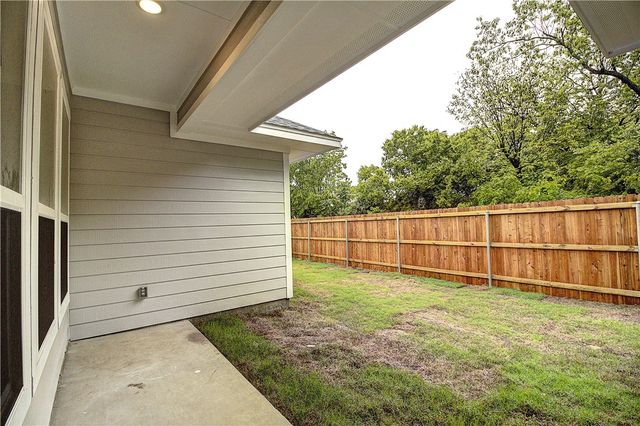 305 Wyatt Street, Waxahachie, TX 75165