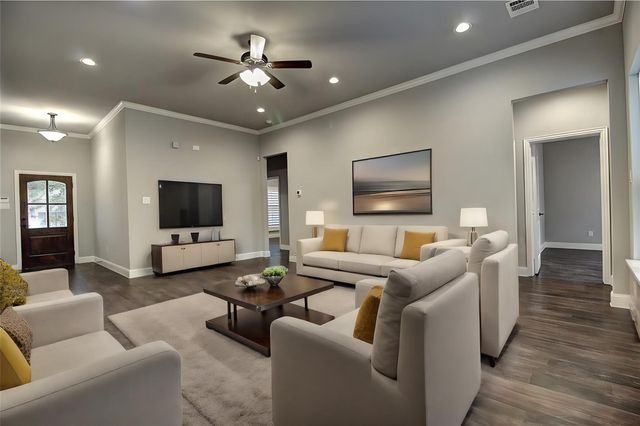 305 Wyatt Street, Waxahachie, TX 75165