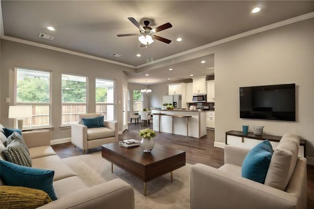 305 Wyatt Street, Waxahachie, TX 75165