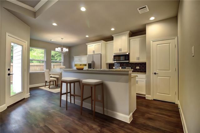 305 Wyatt Street, Waxahachie, TX 75165