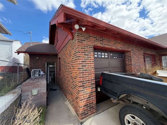 915 W Porphyry Street, Butte, MT 59701