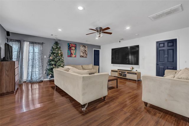 6845 Larkstone Street, Houston, TX 77028